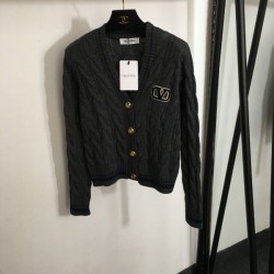 VALENTINO ヴァレンティノ ニットカーディガン 2024FW 抜け感や着心地重視
