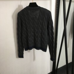 VALENTINO ヴァレンティノ ニットカーディガン 2024FW 抜け感や着心地重視