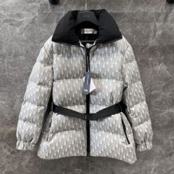 DIOR ディオール 綿入れ 2024FW 著名人やセレブも愛用する