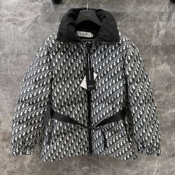 DIOR ディオール 綿入れ 2024FW 著名人やセレブも愛用する