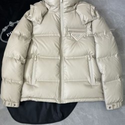 2024FW PRADA プラダ 販売店舗限定モデル メンズ用 ダウンジャケット