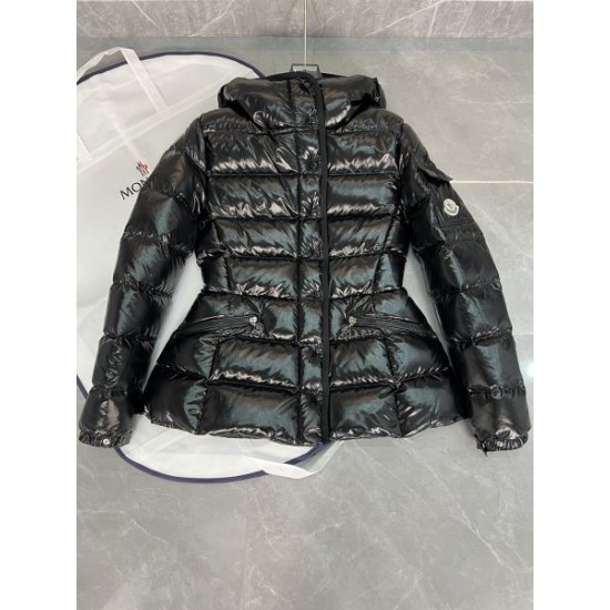 MONCLER モンクレール ダウンジャケット 2024FW 大人カジュアルな MONCLER モンクレール ダウンジャケット 2024FW 大人カジュアルな