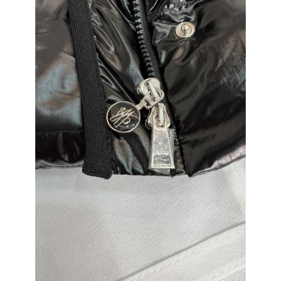 MONCLER モンクレール ダウンジャケット 2024FW 大人カジュアルな MONCLER モンクレール ダウンジャケット 2024FW 大人カジュアルな