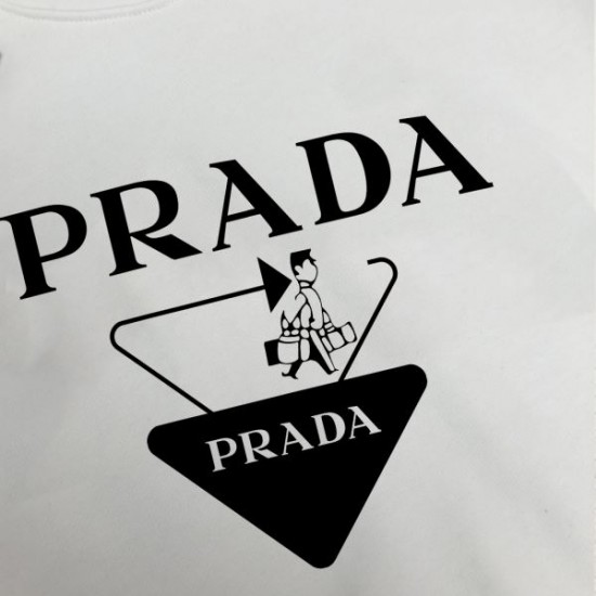 2024FW PRADA プラダ 当たり前に取り入れる今冬新作 プルオーバー 2024FW PRADA プラダ 当たり前に取り入れる今冬新作 プルオーバー