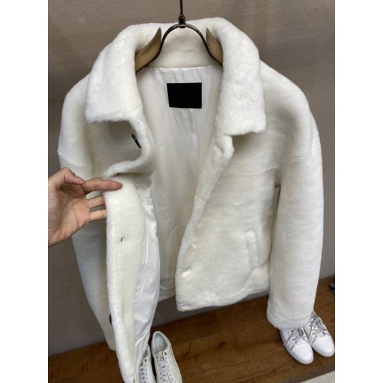 2024FW PRADA プラダ 日本でも根強い人気のブランド コート 2024FW PRADA プラダ 日本でも根強い人気のブランド コート