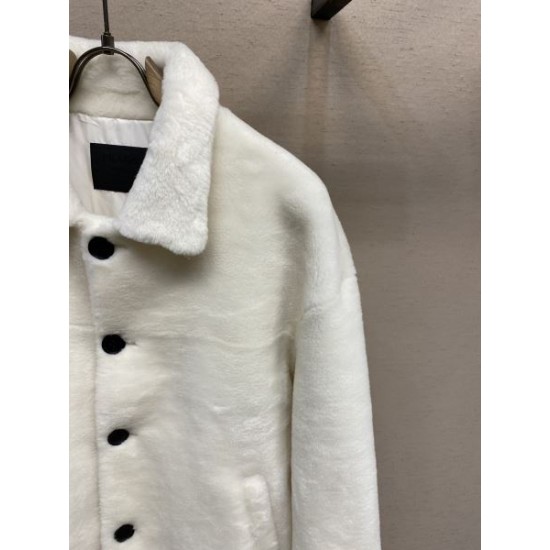 2024FW PRADA プラダ 日本でも根強い人気のブランド コート 2024FW PRADA プラダ 日本でも根強い人気のブランド コート