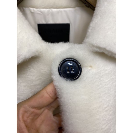2024FW PRADA プラダ 日本でも根強い人気のブランド コート 2024FW PRADA プラダ 日本でも根強い人気のブランド コート