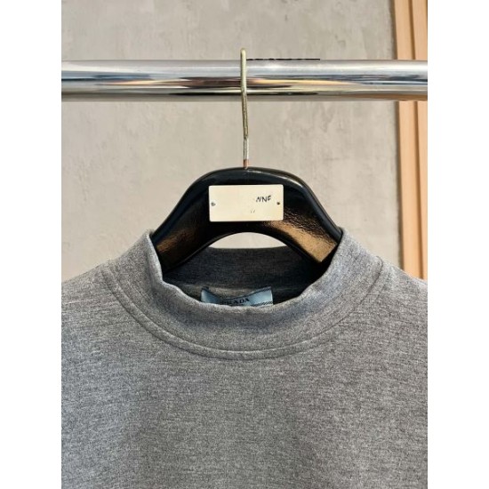 2024FW PRADA プラダ 日本でも根強い人気のブランド プルオーバー 2024FW PRADA プラダ 日本でも根強い人気のブランド プルオーバー