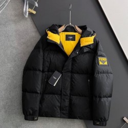 2024FW FENDI フェンデイ 超レアな入手困難品 メンズ用 ダウンジャケット 