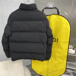 2024FW FENDI フェンデイ セールで嬉しい入荷 メンズ用 ダウンジャケット 