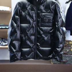2024FW PRADA プラダ 数量限定奇跡の入荷 メンズ用 ダウンジャケット 