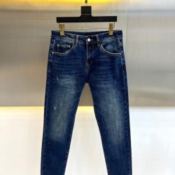 2024FW ARMANI アルマーニ 雑誌も街も人気アイテム ジーパン