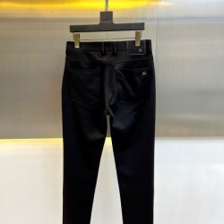 2024FW BURBERRY バーバリー 高感度なセレブたち愛用 ジーパン