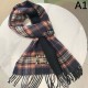 2024FW スカーフ BURBERRY バーバリー 抜け感のあるスタイルが完成 2024FW スカーフ BURBERRY バーバリー 抜け感のあるスタイルが完成