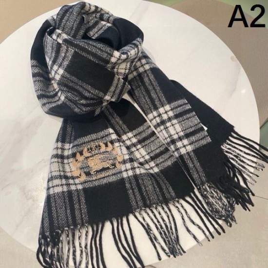 2024FW スカーフ BURBERRY バーバリー 抜け感のあるスタイルが完成 2024FW スカーフ BURBERRY バーバリー 抜け感のあるスタイルが完成