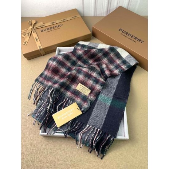 2024FW スカーフ BURBERRY バーバリー 海外でも若者たちに大人気な
