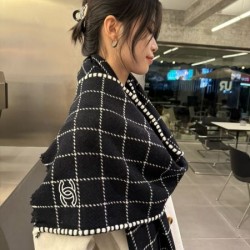 2024FW スカーフ CHANEL シャネル クラシックな雰囲気のトップス