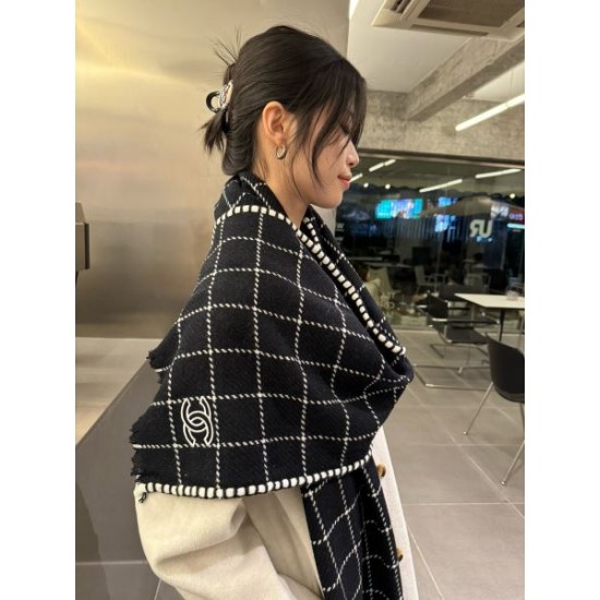 2024FW スカーフ CHANEL シャネル クラシックな雰囲気のトップス 2024FW スカーフ CHANEL シャネル クラシックな雰囲気のトップス