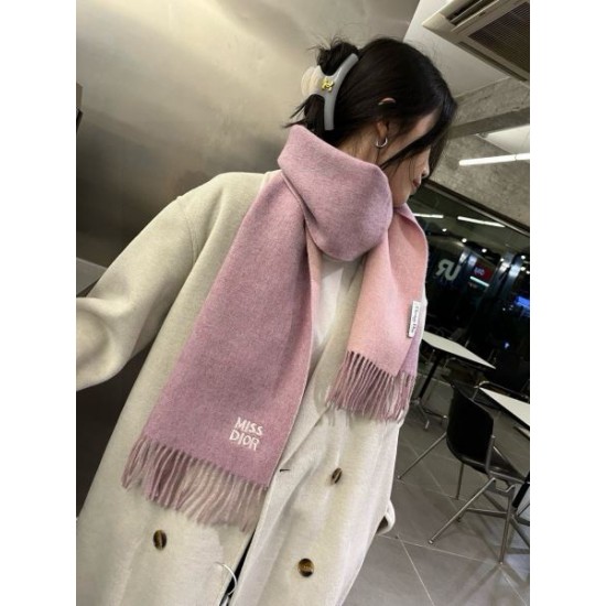 2024FW スカーフ DIOR ディオール ブランドスタイルが継続的に人気 2024FW スカーフ DIOR ディオール ブランドスタイルが継続的に人気