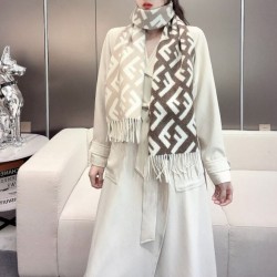 2024FW スカーフ FENDI フェンデイ 秋冬ムードを高める最旬トレンド