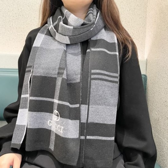 2024FW スカーフ GUCCI グッチ 秋冬のコーディネートに欠せない 2024FW スカーフ GUCCI グッチ 秋冬のコーディネートに欠せない