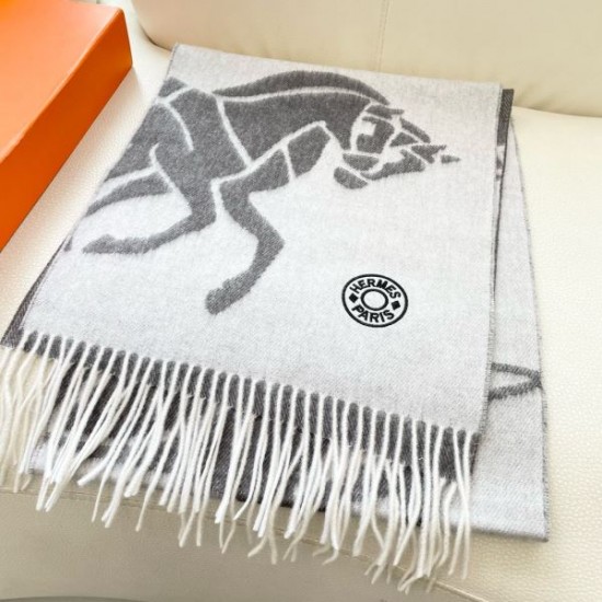 2024FW スカーフ HERMES エルメス コーデ選ばずおしゃれのポイント