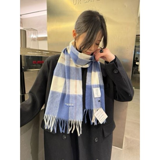 2024FW スカーフ LOEWE ロエベ 日本でも根強い人気のブランド 2024FW スカーフ LOEWE ロエベ 日本でも根強い人気のブランド