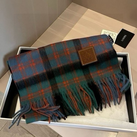 2024FW スカーフ LOEWE ロエベ 手持ち在庫あり海外セレブ愛用 2024FW スカーフ LOEWE ロエベ 手持ち在庫あり海外セレブ愛用