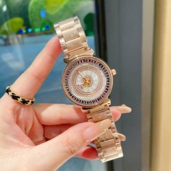 2024SS 季節を問わず活躍し LOUIS VUITTON ルイヴィトン 時計 ウォッチ