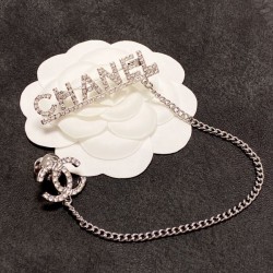 春の定番スタイルをアップ 2024SS ブローチ CHANEL シャネル