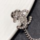 春の定番スタイルをアップ 2024SS ブローチ CHANEL シャネル