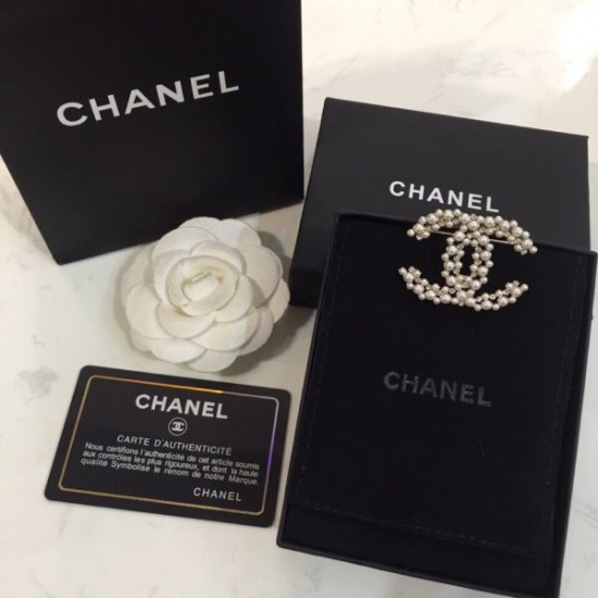 大人っぽいスタイルが完成 2024SS ブローチ CHANEL シャネル 大人っぽいスタイルが完成 2024SS ブローチ CHANEL シャネル