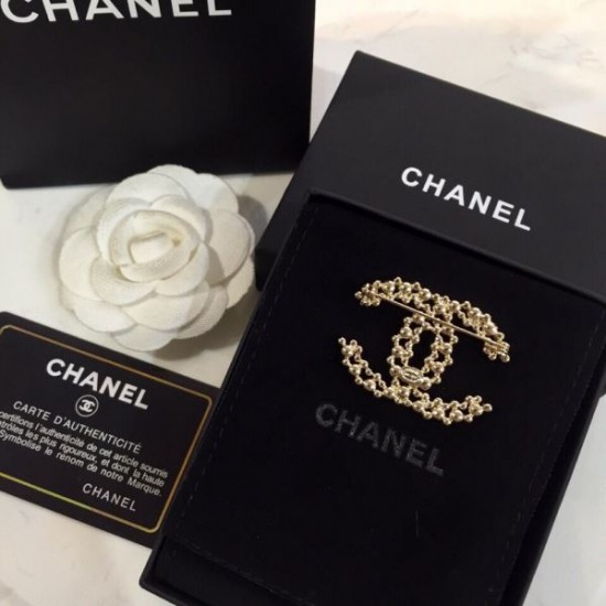 大人っぽいスタイルが完成 2024SS ブローチ CHANEL シャネル 大人っぽいスタイルが完成 2024SS ブローチ CHANEL シャネル