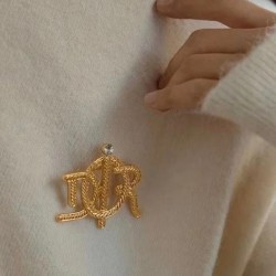海外セレブが注目アイテム 2024SS ブローチ DIOR ディオール
