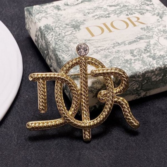 海外セレブが注目アイテム 2024SS ブローチ DIOR ディオール 海外セレブが注目アイテム 2024SS ブローチ DIOR ディオール
