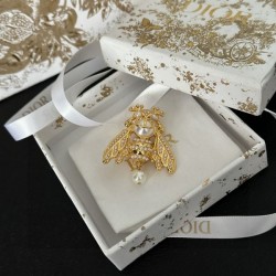 今季は色を使った注目新品 2024SS ブローチ DIOR ディオール