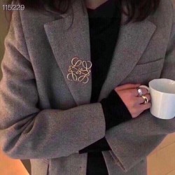 キレイめな印象を与えてくれ 2024SS ブローチ LOEWE ロエベ
