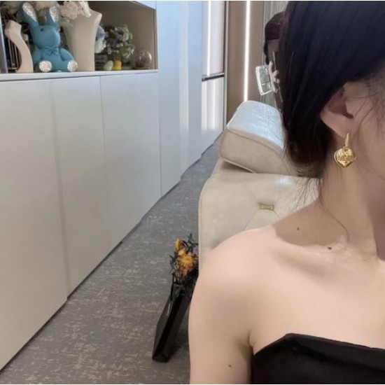 色にも流行り 2024SS イヤリング BALENCIAGA バレンシアガ 色にも流行り 2024SS イヤリング BALENCIAGA バレンシアガ