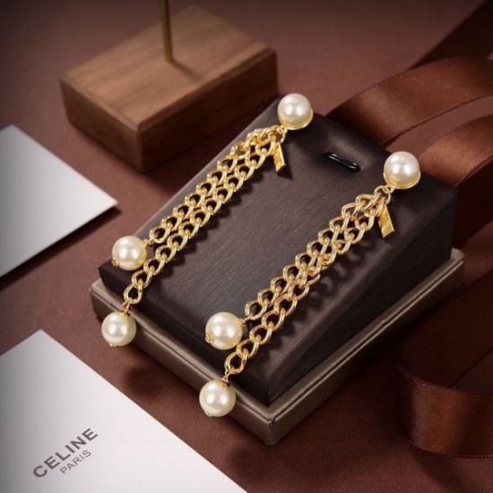 日本でも大人気のモデル 2024SS イヤリング CELINE セリーヌ 日本でも大人気のモデル 2024SS イヤリング CELINE セリーヌ