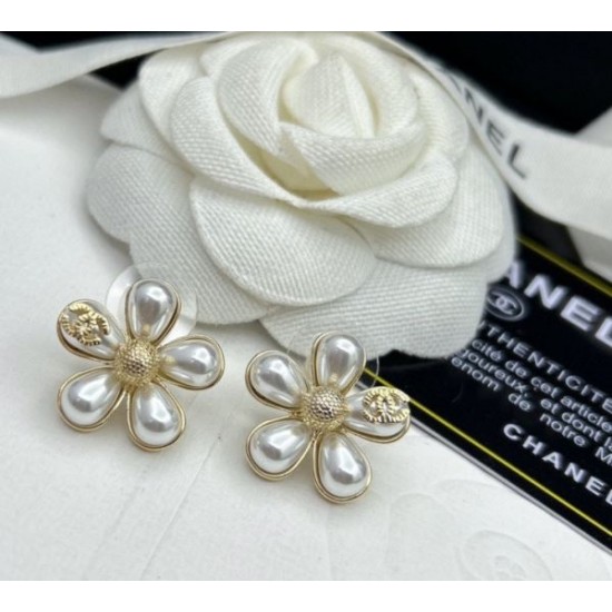 最後の春夏コレクション 2024SS イヤリング CHANEL シャネル 最後の春夏コレクション 2024SS イヤリング CHANEL シャネル