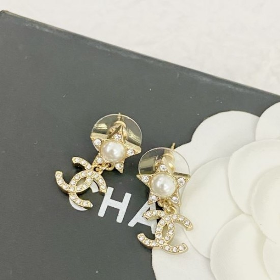 オシャレにまとめる逸品 2024SS イヤリング CHANEL シャネル オシャレにまとめる逸品 2024SS イヤリング CHANEL シャネル