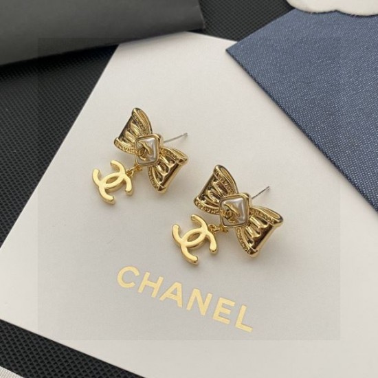 オシャレに見せられます 2024SS イヤリング CHANEL シャネル オシャレに見せられます 2024SS イヤリング CHANEL シャネル