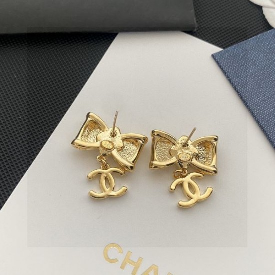 オシャレに見せられます 2024SS イヤリング CHANEL シャネル オシャレに見せられます 2024SS イヤリング CHANEL シャネル