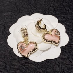 すっきりしたシルエット 2024SS イヤリング CHANEL シャネル