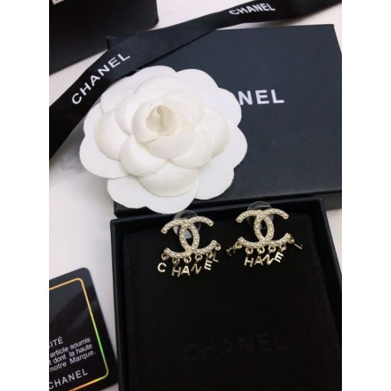 毎シーズン存在感のある 2024SS イヤリング CHANEL シャネル 毎シーズン存在感のある 2024SS イヤリング CHANEL シャネル