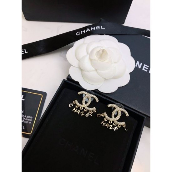 毎シーズン存在感のある 2024SS イヤリング CHANEL シャネル 毎シーズン存在感のある 2024SS イヤリング CHANEL シャネル