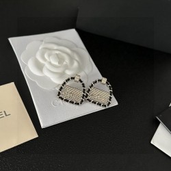 一番注目されている商品 2024SS イヤリング CHANEL シャネル