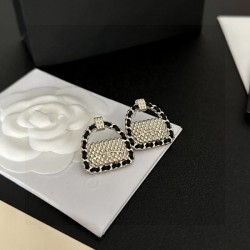 一番注目されている商品 2024SS イヤリング CHANEL シャネル