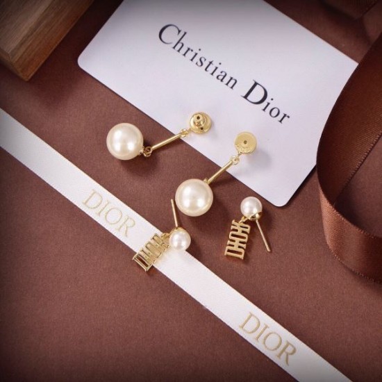 贈るべきのプレゼント 2024SS イヤリング DIOR ディオール 贈るべきのプレゼント 2024SS イヤリング DIOR ディオール