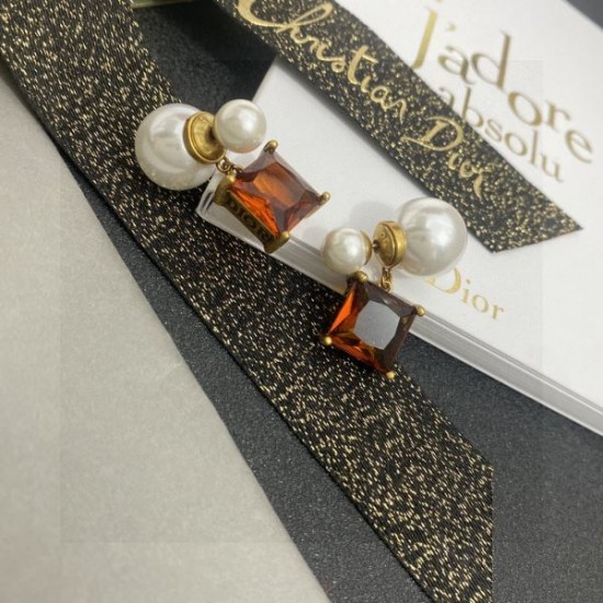 ファン必見の春夏新作 2024SS イヤリング DIOR ディオール ファン必見の春夏新作 2024SS イヤリング DIOR ディオール